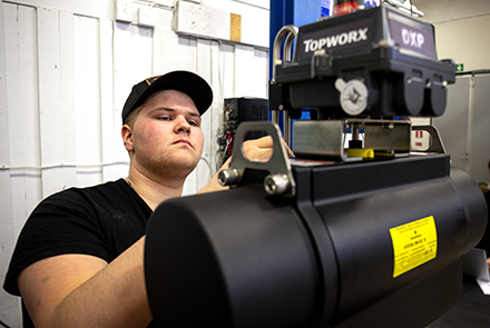 Axel service technician Askalon