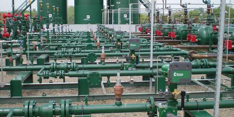 Pneumatic controllers